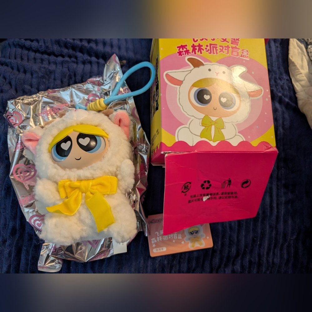 HUGKIS, The Powerpuff Girls Forest Party Series Plush Pendant Blind Box, Bubbles